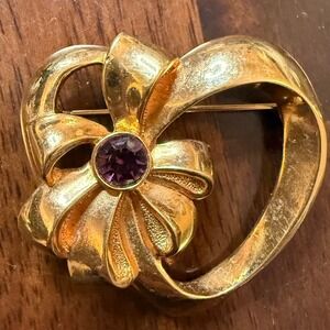 Avon Vintage Gold Tone Heart Bow Brooch Purple Rhinestone Costume Jewelry Pin